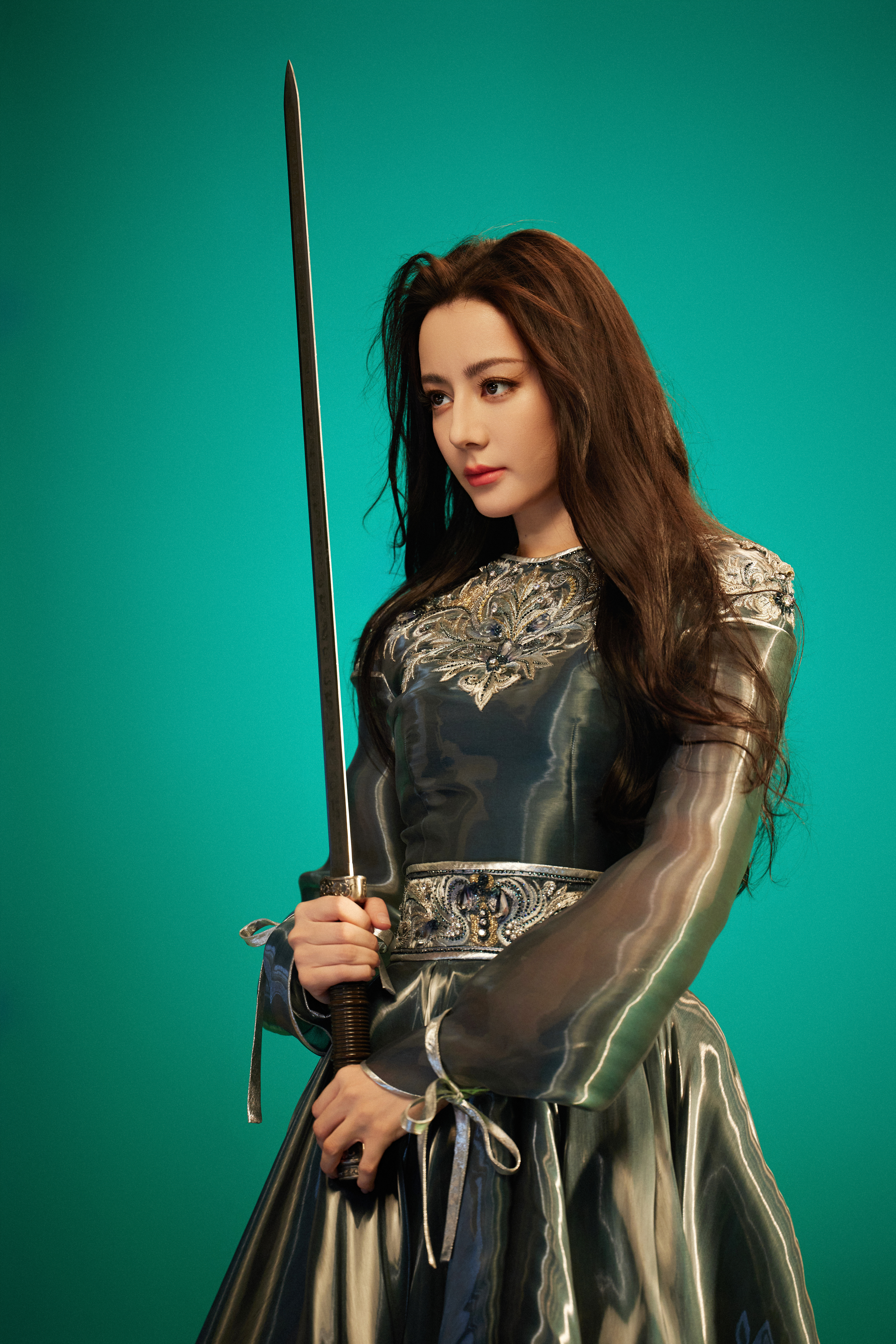 迪丽热巴   in   GUO PEI Haute Couture是镜头下的瑰丽