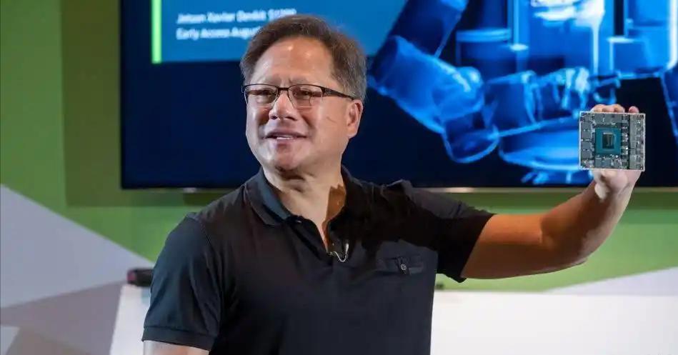 美方苦苦盼来一线生机？当地时间7月14日，美国商务部对外透露，已经有极少量的英伟