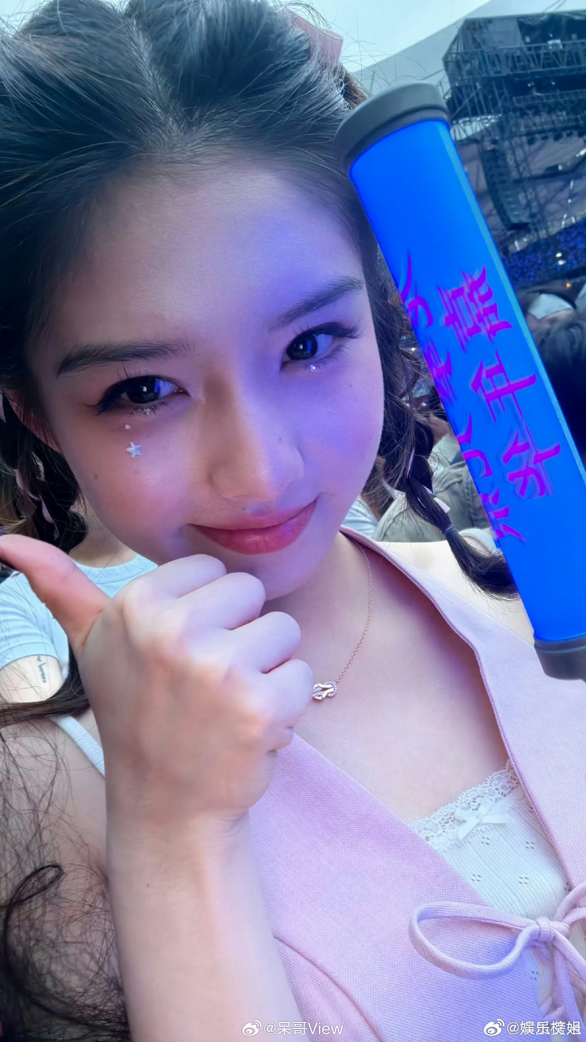 艾米人生第一次看演唱会平时对演唱会真就铁石心肠，人生如果第一次看演唱会，直接跳过