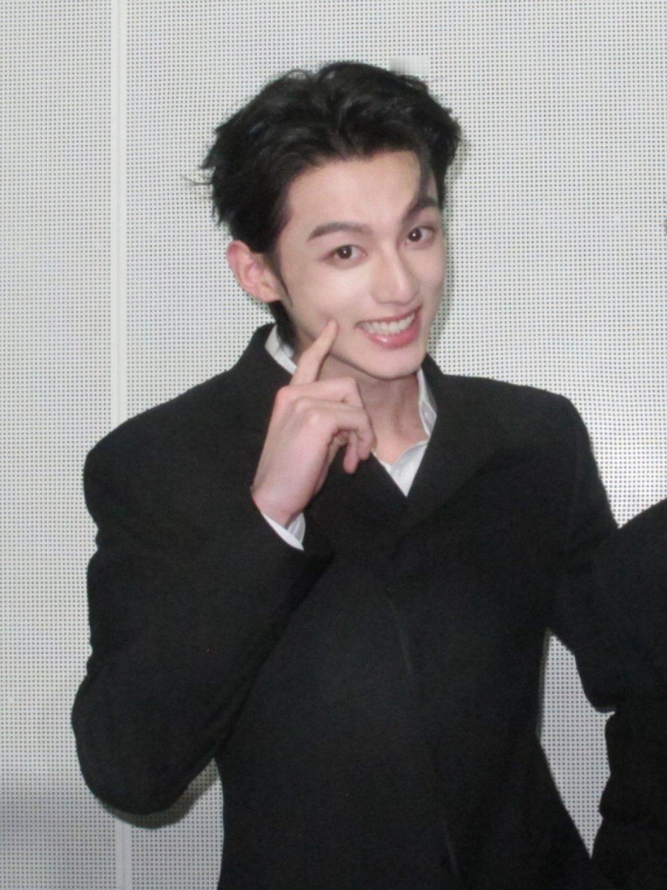 伟明我不认识你了 