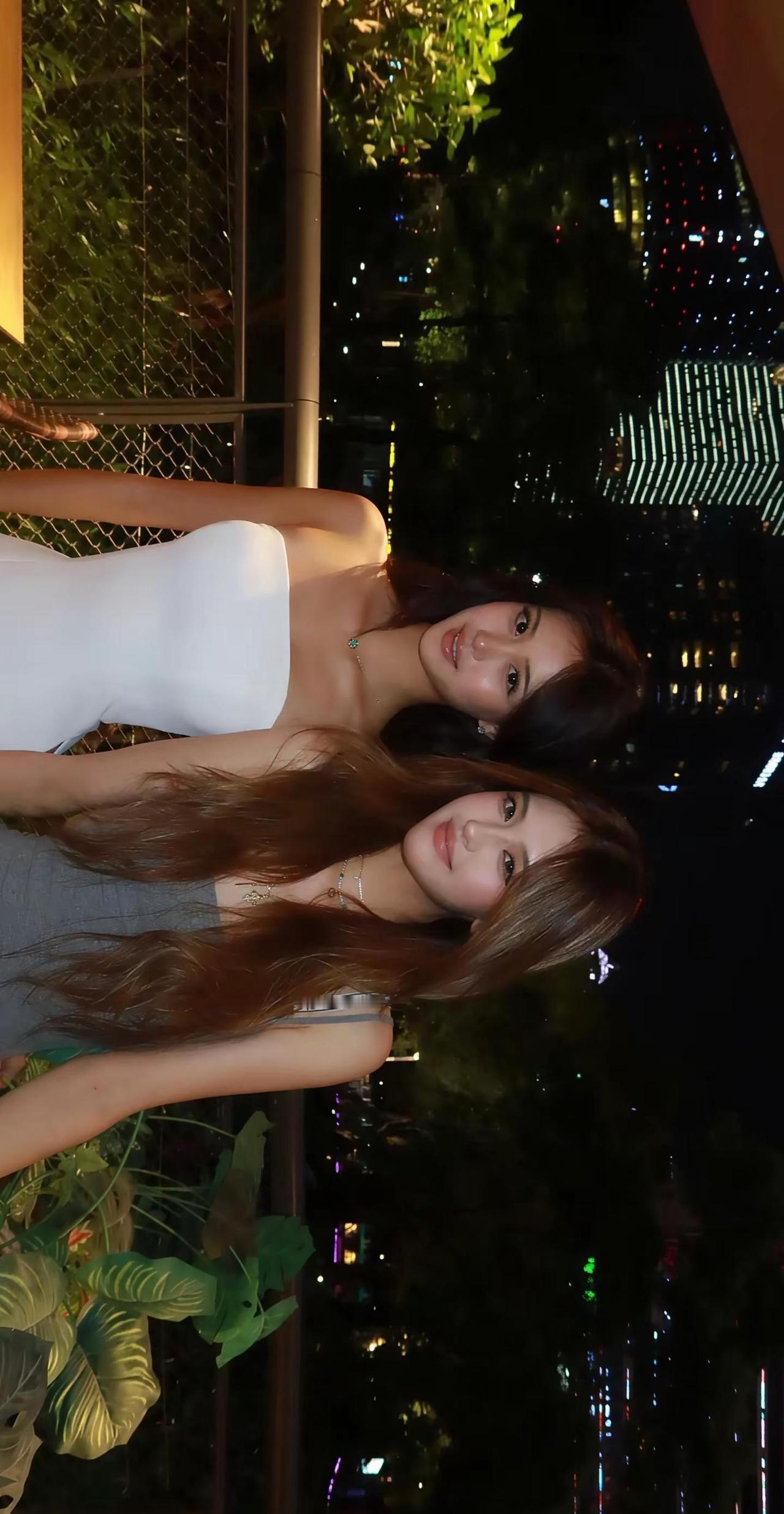 手机倒转过来。cayla张凯琳 斯锅异 ootd日常穿搭