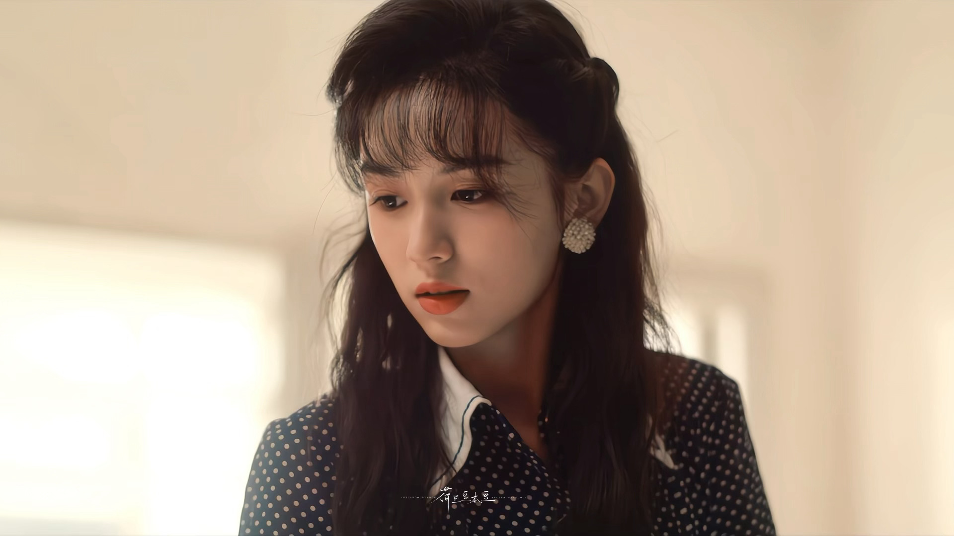 这个发型完全是毛利晓兰 