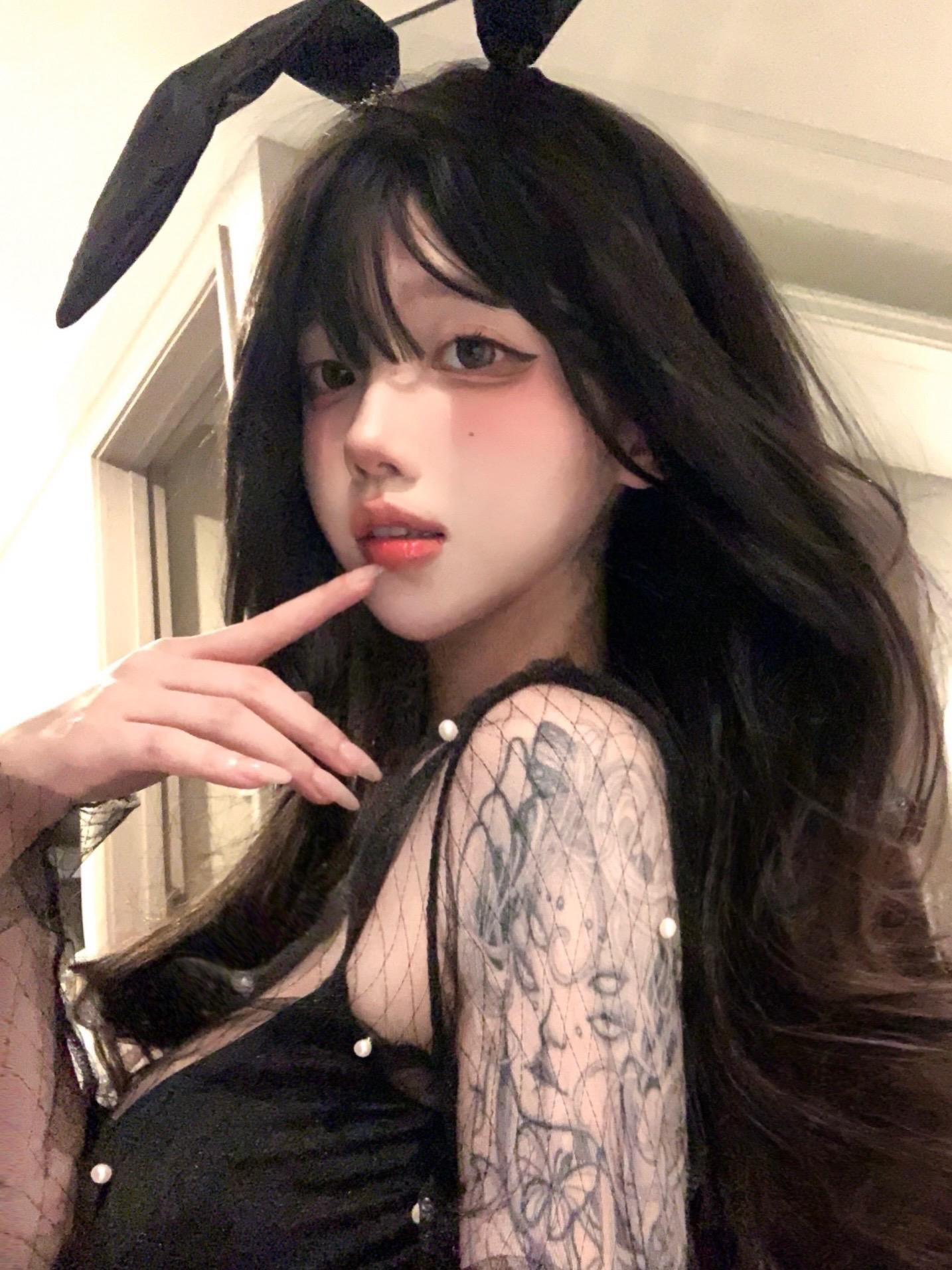 可以不要有这么多情绪嘛 我们只是朋友