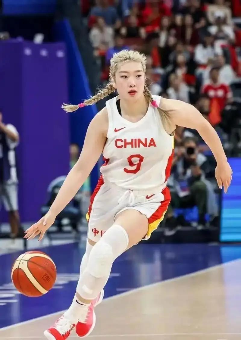 王思雨3投0中
杨舒予8投1中
罗欣棫是11投3中
这超1万次的投篮训练，就是这
