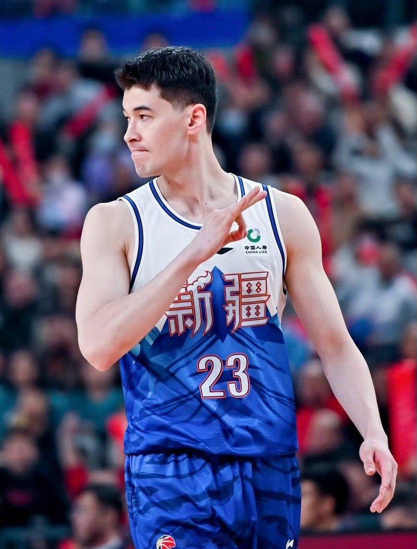 阿不都沙拉木赛后发布会回应郭士强指导上一场的发言：“相比于壮观的瀑布，我们新疆队