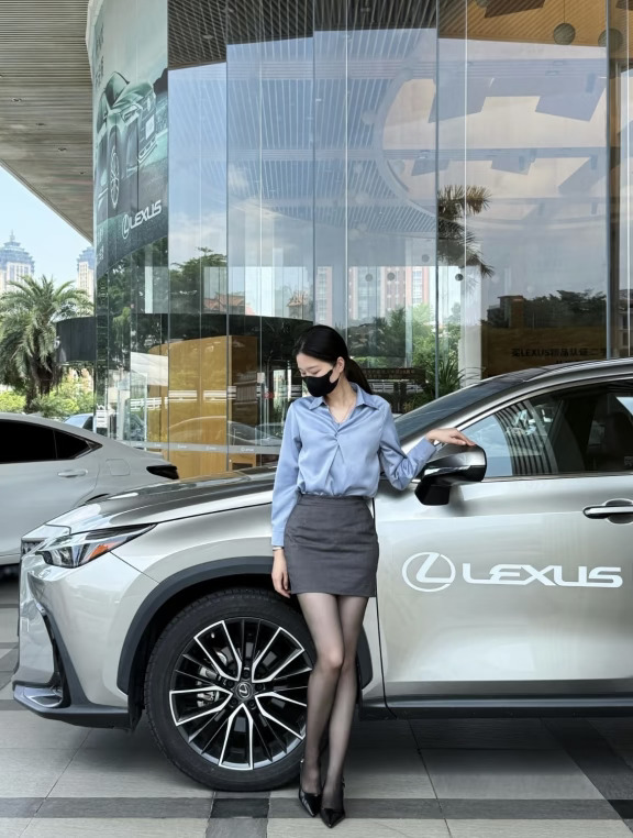 女生也能开酷酷的SUV｜雷克萨斯NX