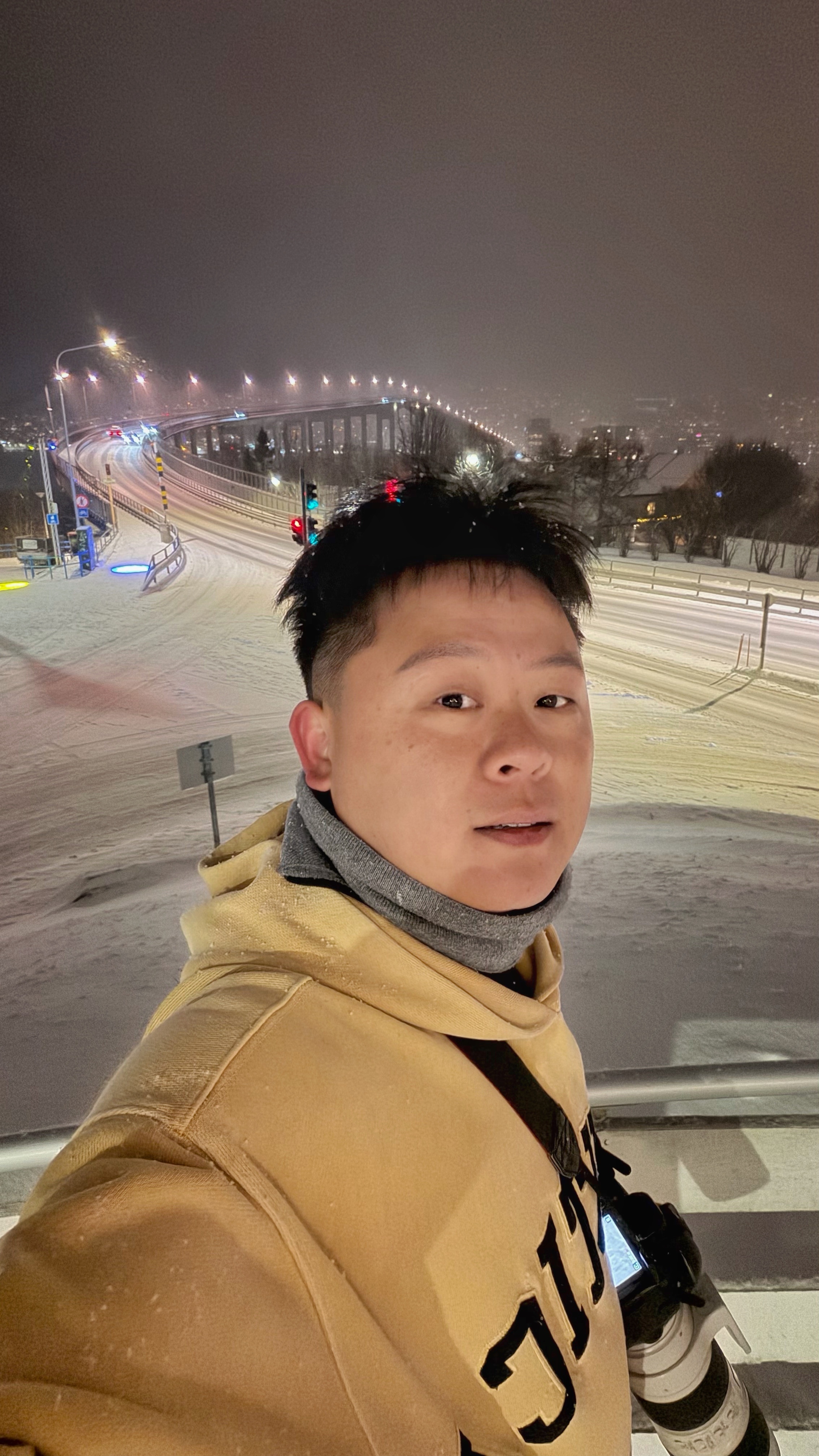 没想到来挪威🇳🇴的第一个夜晚，他们就想吃家乡口味了，虽然我还是想继续尝试白人