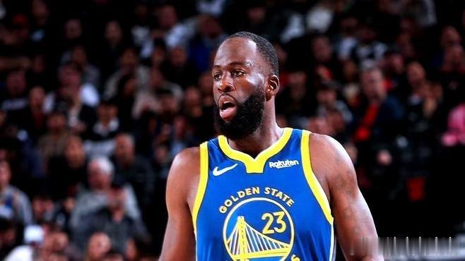 《追梦格林私下表达了对吉米·巴特勒的不满，这很可能是代表了全队的意见。 昨天比赛