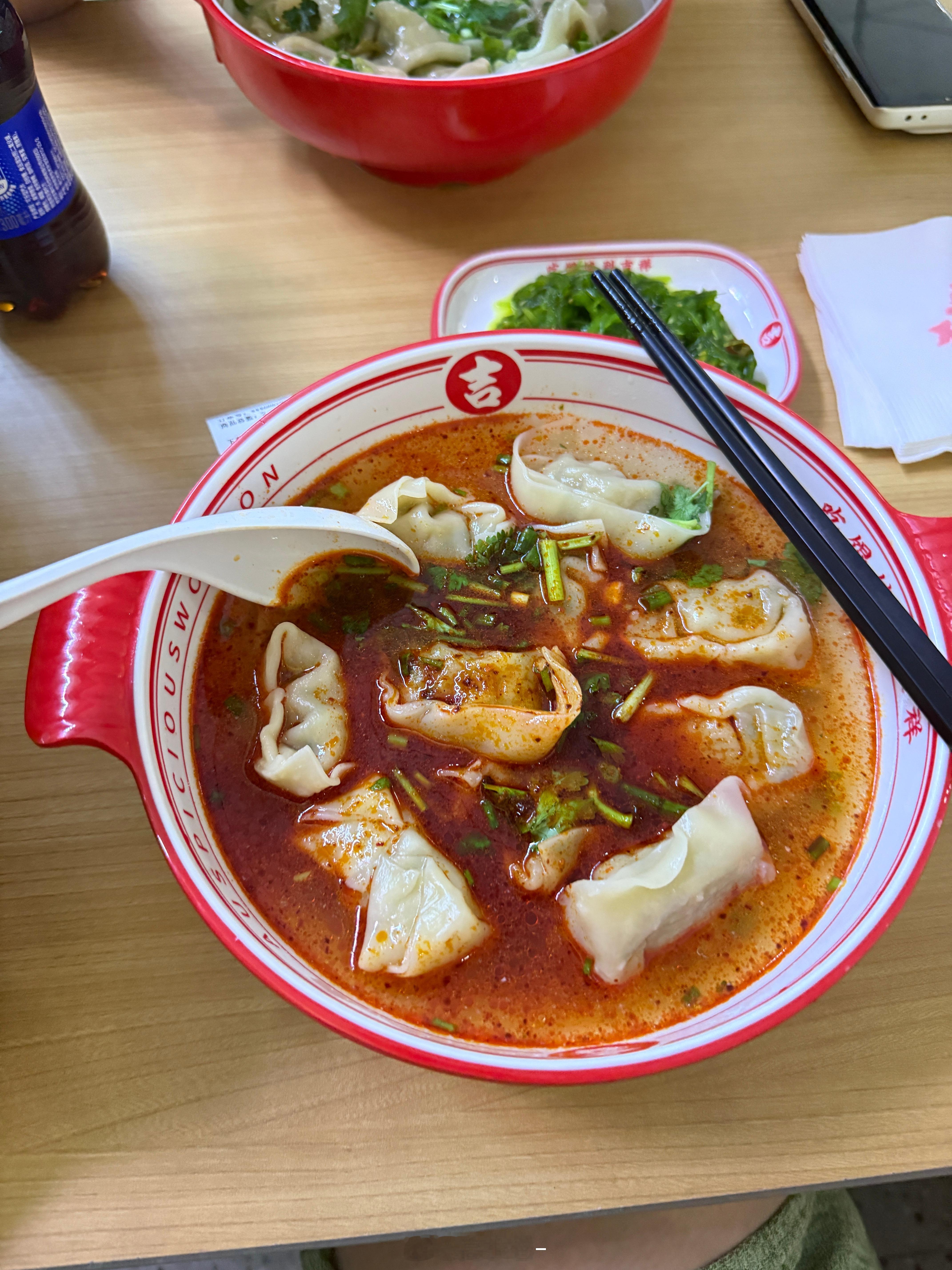 终于进湖北了坐高铁的时候感觉吃啥都很香有人有同感嘛？[柯基]（这会儿正在啃一颗有