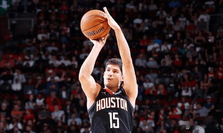 火箭这对于谢泼德的培养完全不对啊，其实你就照抄勇士给库里的战术不就完事儿了吗？好