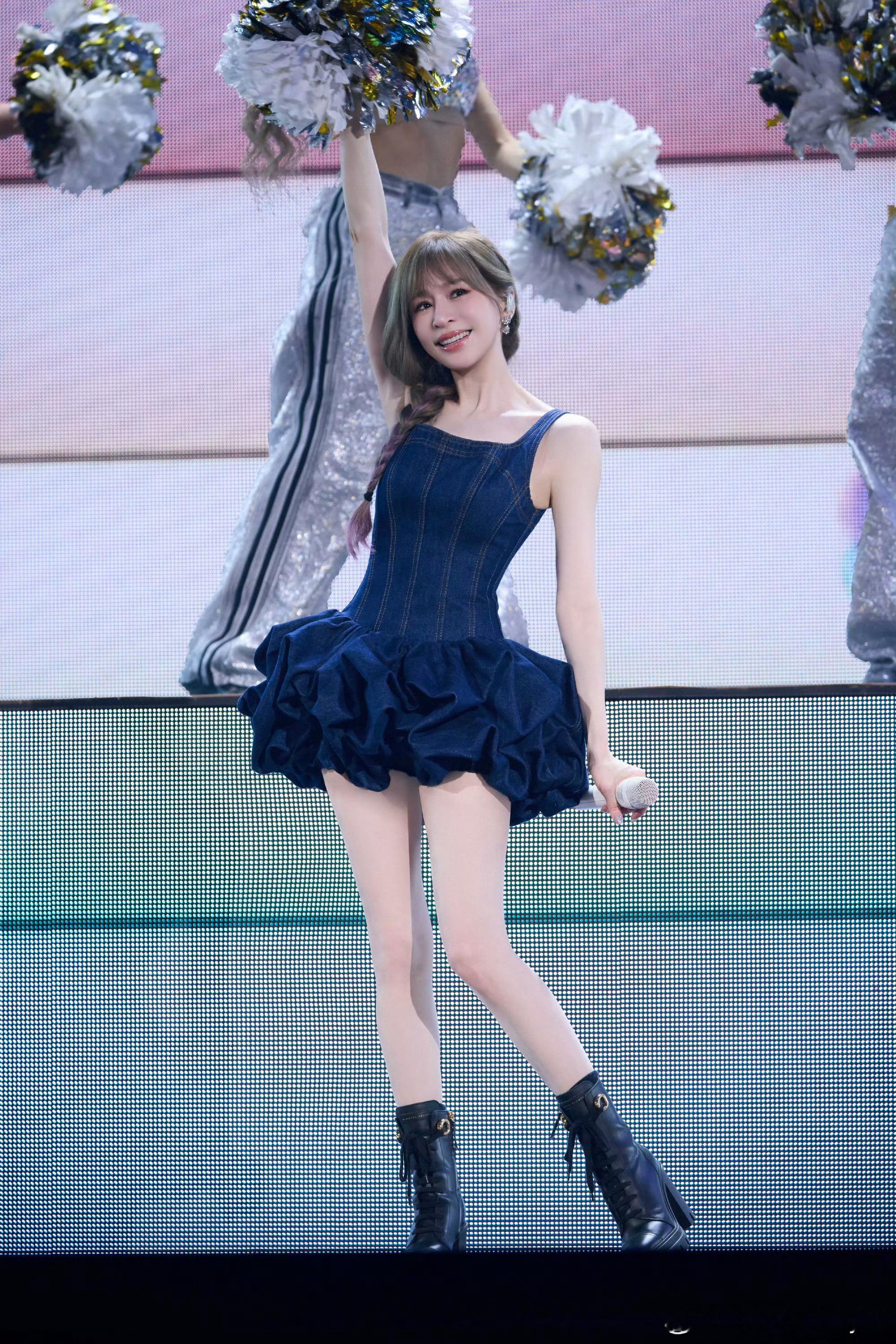 期待新的巡演消息期待新的专辑