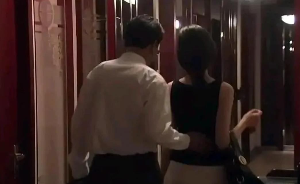 上海一女子怀孕期间与已婚男网友多次线下见面并发生关系，结果早产、感染上性病、被丈