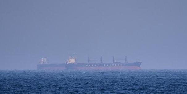 大家都听说美军在阿曼湾朝伊朗货船开火，结果被伊朗革命卫队吓得落荒而逃了吧？

别