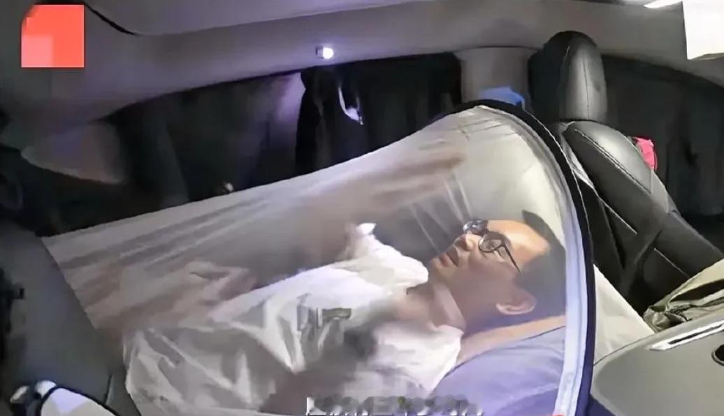 这个男人我真的喷不了一点！
41岁程序员在深圳，3年不租房，晚上睡车里，办了健身