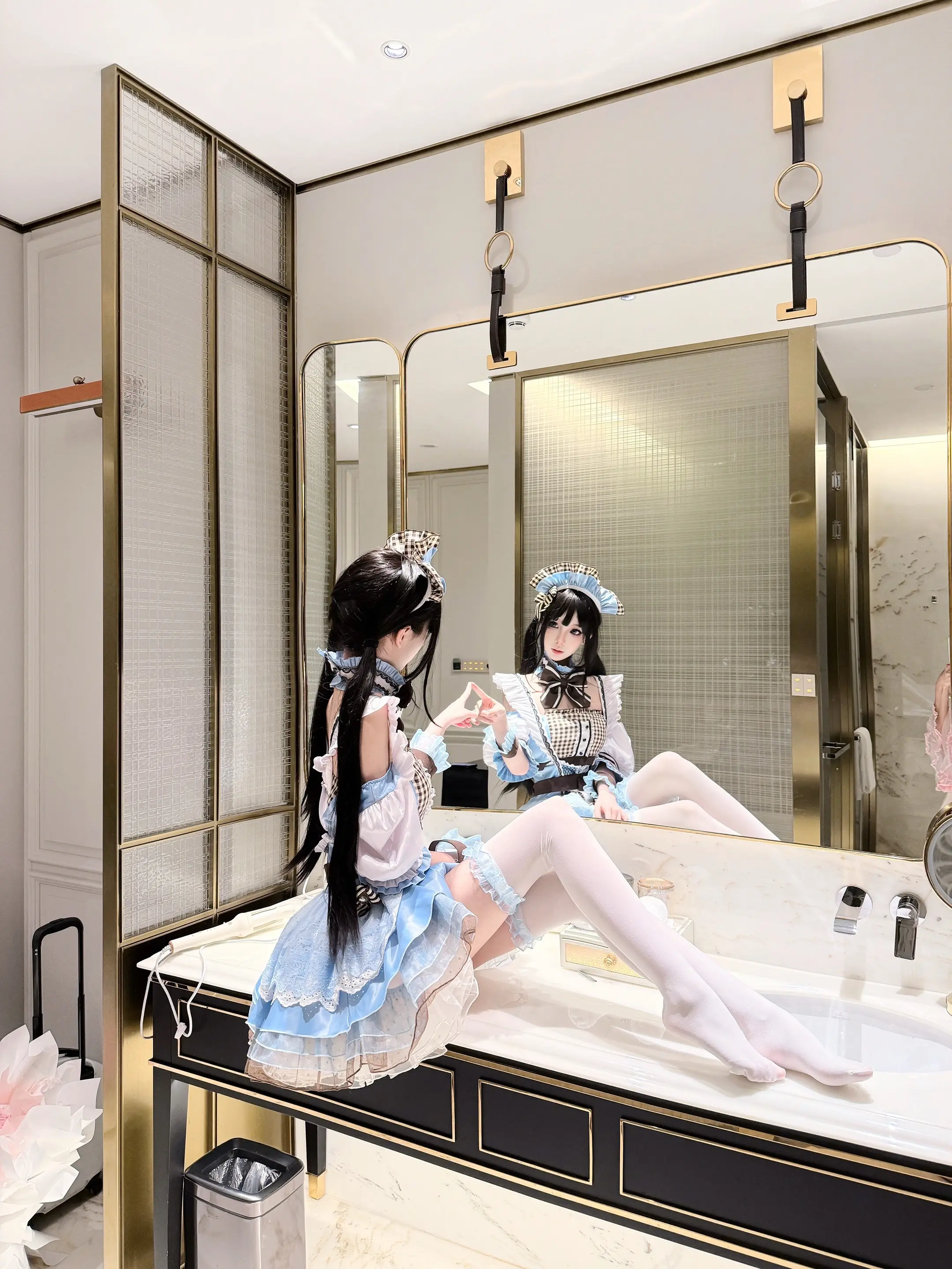 今天情人节 男神吊着我 前任配不上我 帅的看不上我 精神临近崩溃 今晚...