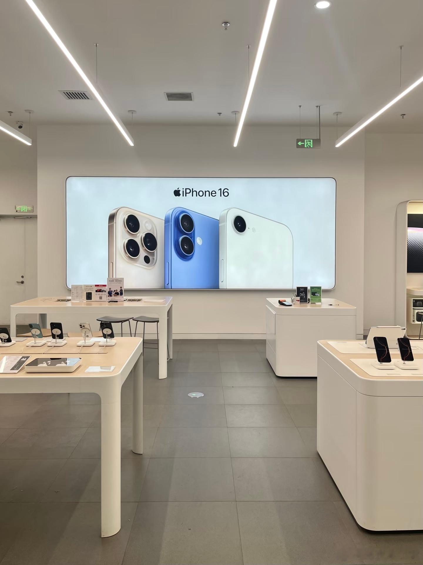 男子4买4退同款手机被拒如果只是想感受新机，可以去线下店体验啊，为什么要选择激活