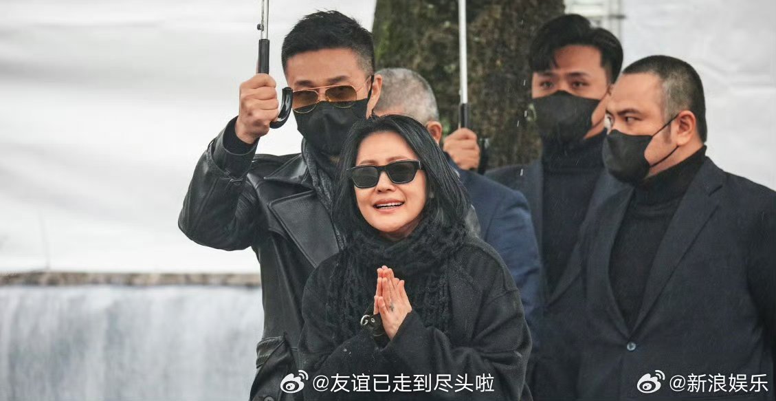 曝许雅钧给粉丝发大S出殡照片有媒体爆出小S老公许雅钧为了约大s女粉丝见面，竟然把