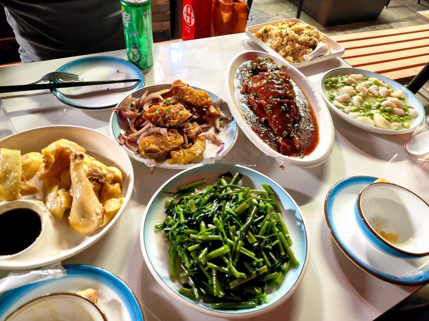 带客户公费旅游的一天 