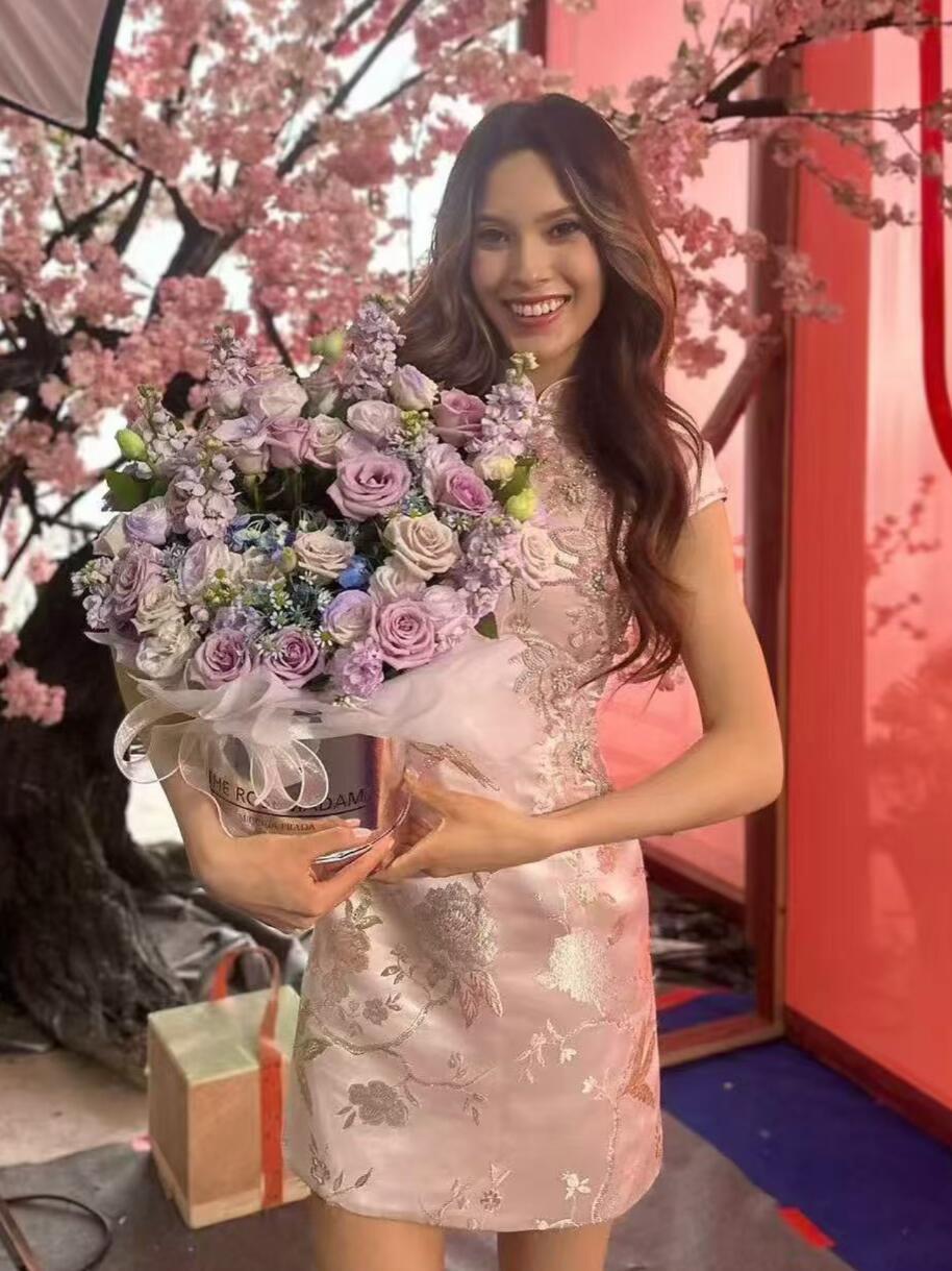 谷爱凌穿上旗袍完全就是中国女孩 ​​​