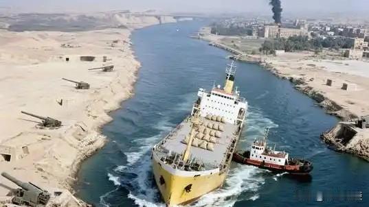 从维多利亚时代的“日不落”荣光，到20世纪中叶的黯然收缩，1956年苏伊士运河战