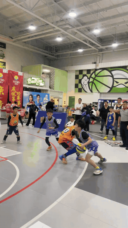 走步or好球？
南斯拉夫步和欧洲步不仔细看真的就分辨不出来，即使能分辨出来，如果