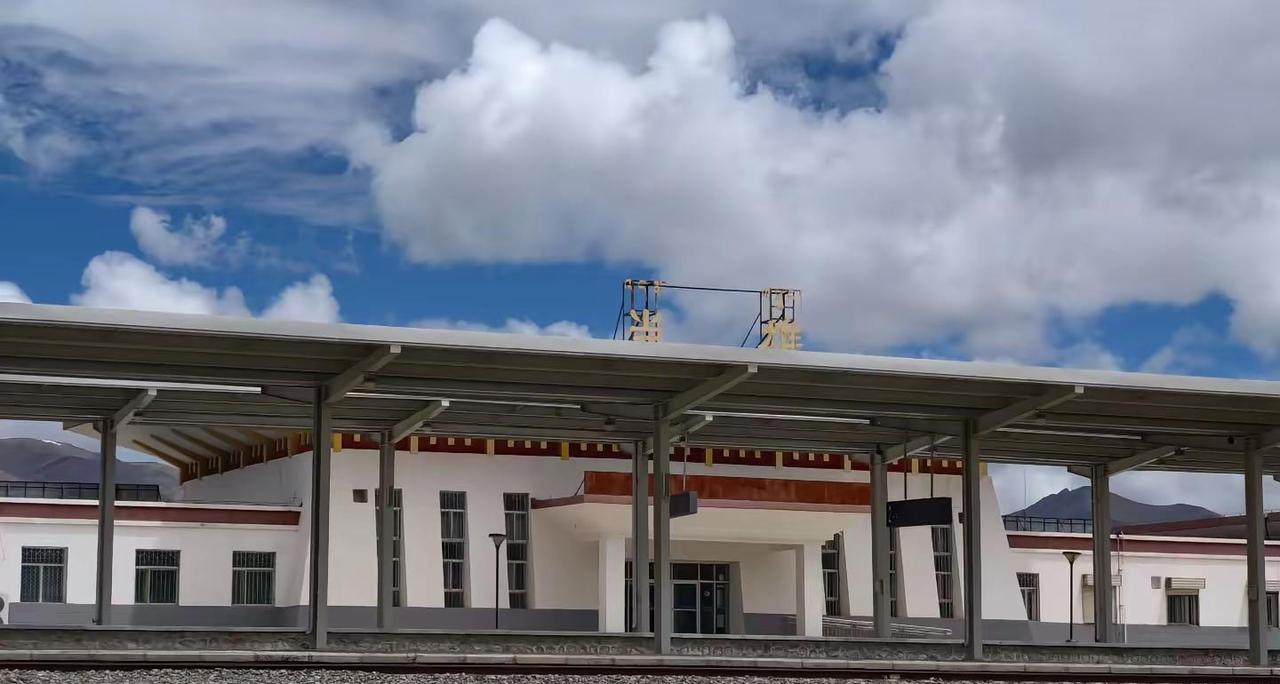 走进高原护路大队，致敬天路守护者。亲历青藏铁路护路一线，才真切读懂这份坚守有多不