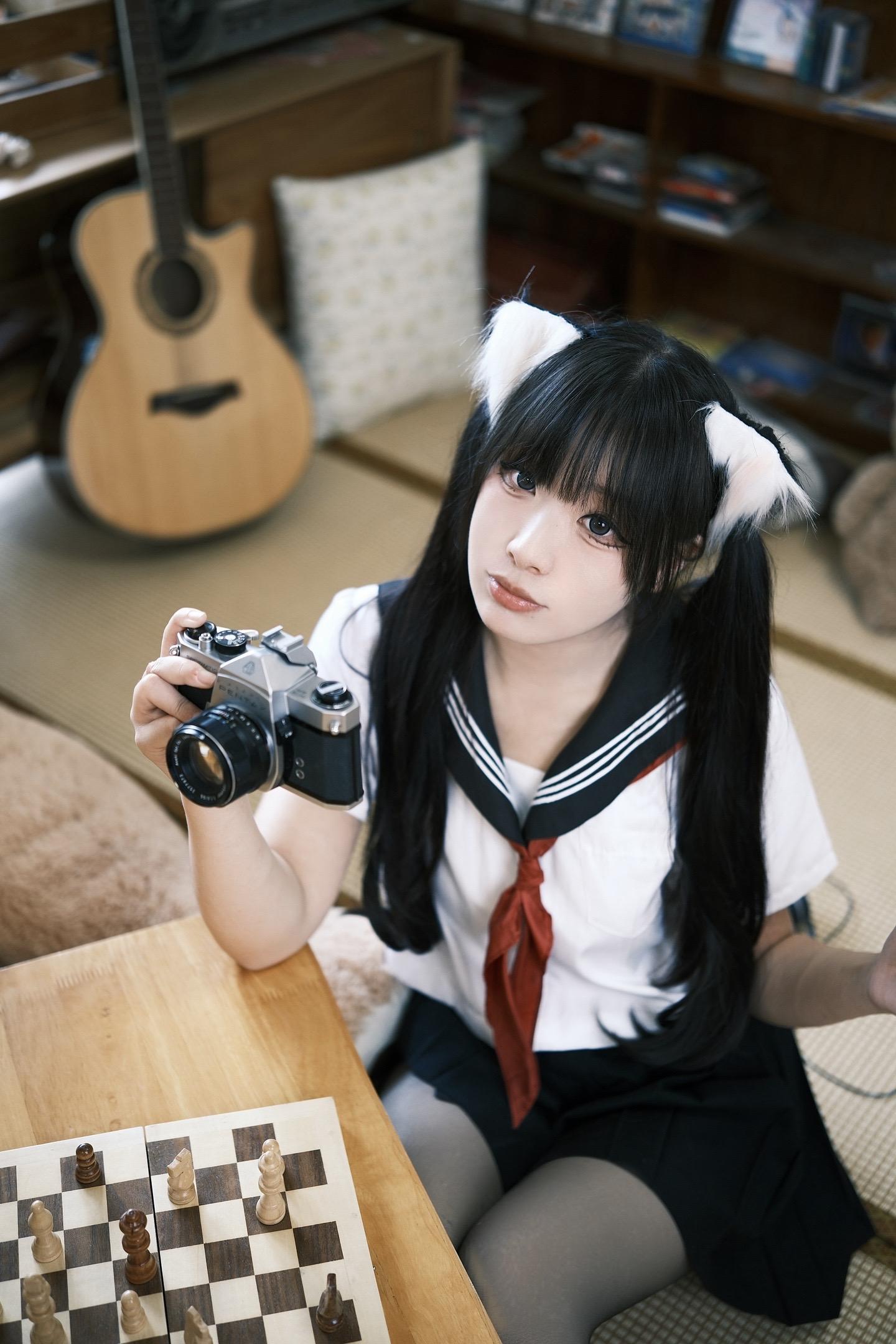 夏树同学的课后时光。📍：常州小岛游夏写真馆
📷：富士XT5➕唯卓仕27mmf1.2
💄：日系JK制服
🧚🏻： 
📸：1️⃣胶片模拟：NC滤镜
2️⃣颗粒效果：关
3️⃣彩色FX蓝色：弱
4️⃣色彩效果：弱
5️⃣色彩曲线：H-1 S-1
6️⃣色彩：+1
7️⃣锐度：-1
8️⃣白平衡：白色优先R：-3 B：2