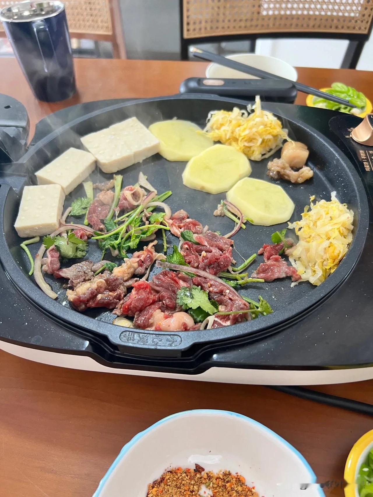  电饼铛这个家用厨房电器我真的是太喜欢了，烤肉绝绝子，烙饼绝绝子，做煎饼果子啥都