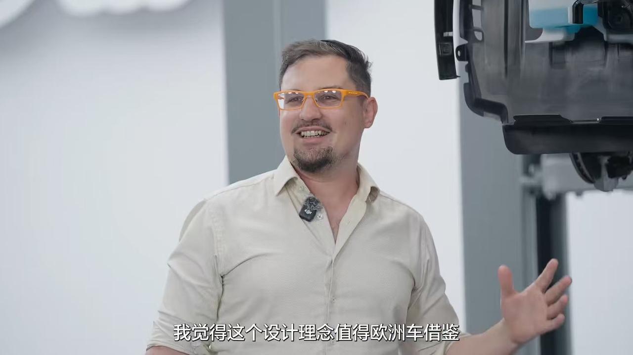易车把零跑A10拆给前大众工程师看，这个含金量不低！
之前看拆车视频，大多是厂家