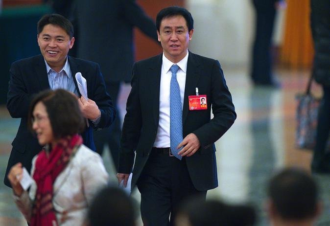记录者超话记录者超话44亿抄底王健林，72亿接盘许家印！这个80后海归，凭什么成