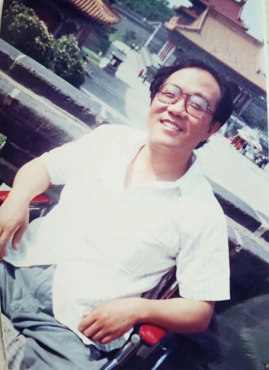 三十多年前，文学黄金时代，一些文学名家，来到了辽宁文学院，他们与大家促膝而谈，没