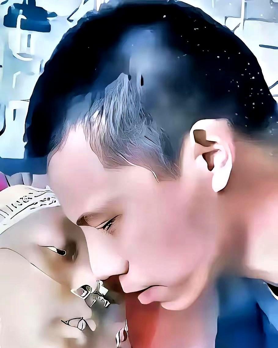 “下辈子，别来这个家了。”
一个爹，抖着手签完女儿的器官捐献同意书，嘴里冒出这么