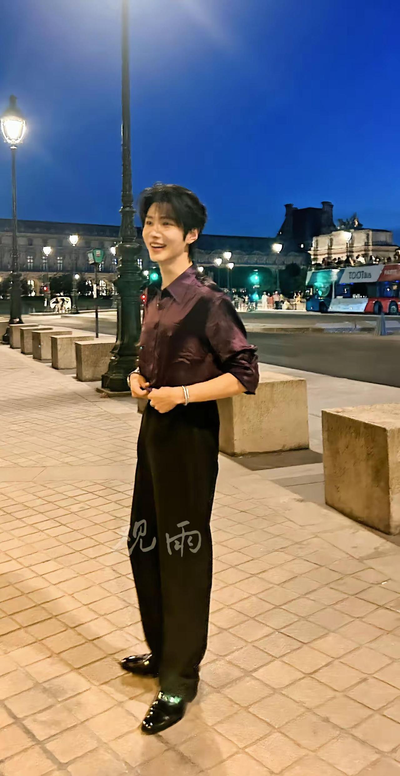你最可爱明星出街 郝熠然 cr.水印