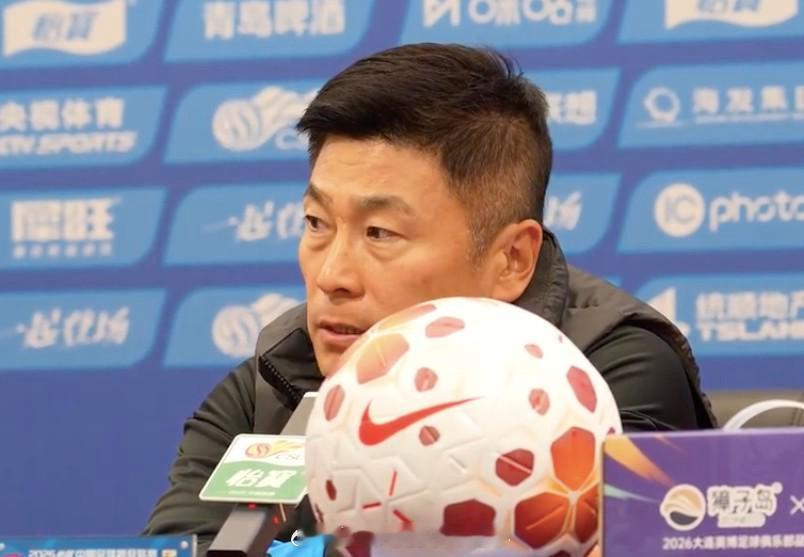 李国旭前瞻明日赛事：堪称开赛最难一役，全队务必坚守整体战术！赛前新闻发布会上，球