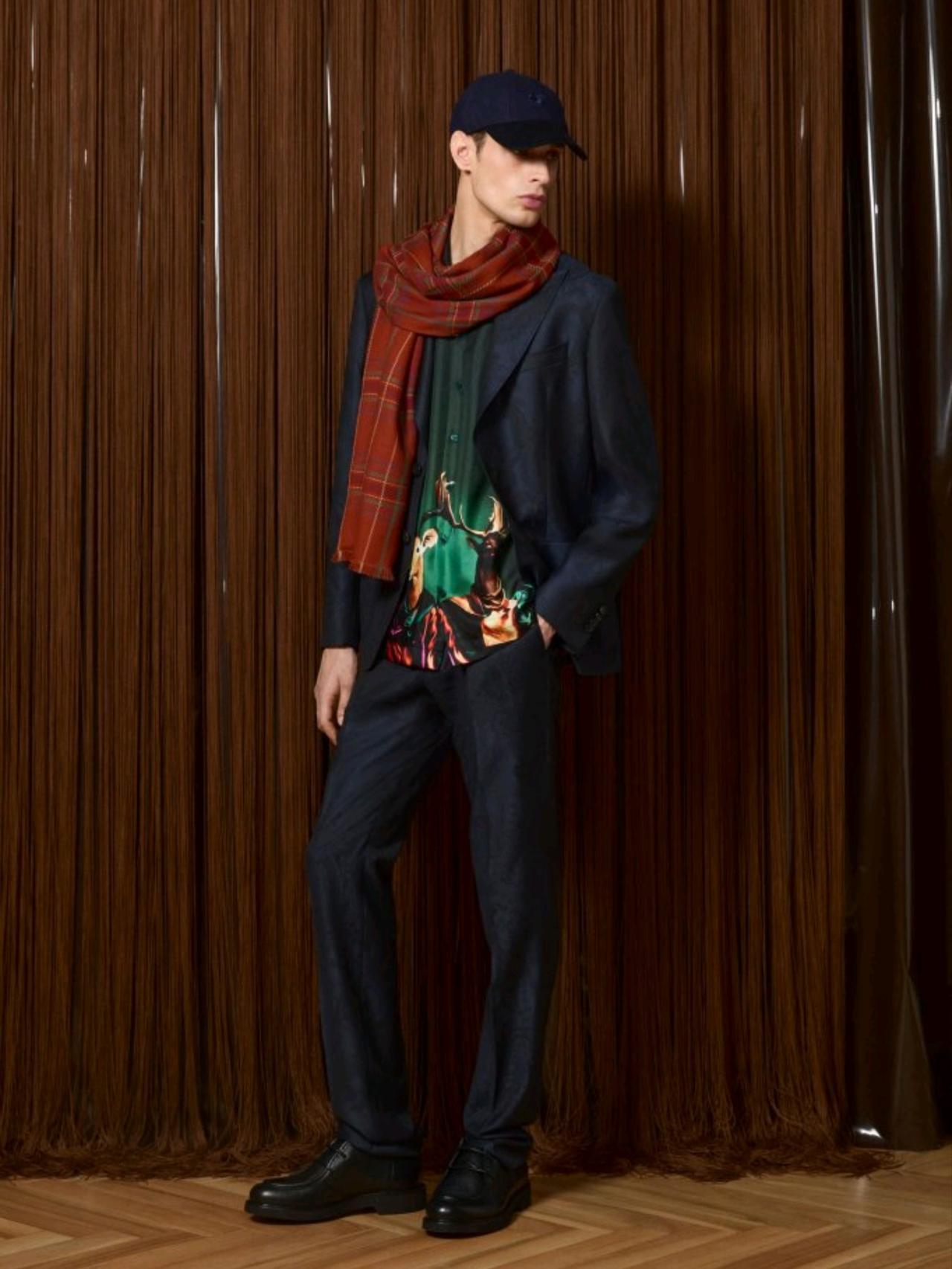 Etro 2026秋冬男装系列取色于深秋森林与暮色古堡，铺陈出一轴厚重又有呼吸感