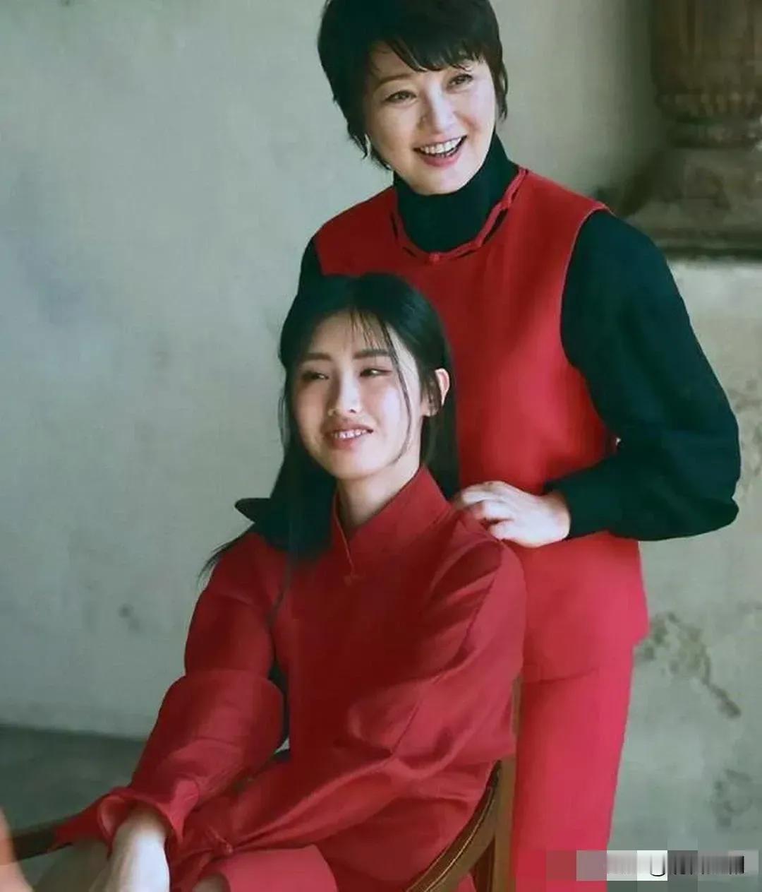 徐帆的女儿徐朵没有妈妈漂亮，是不是长的更像爸爸呀！
