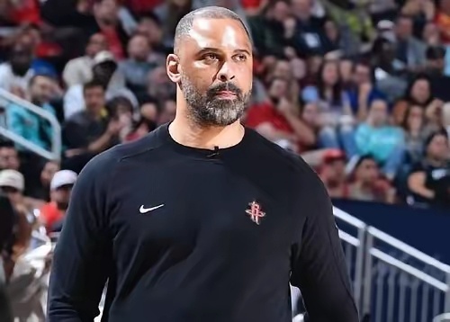 火箭惨遭尼克斯18分逆转，乌杜卡是罪魁祸首，乌杜卡不下课火箭也是暗无天日！火箭进