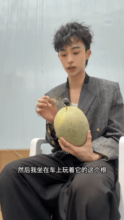 恩利在桃花坞紧急求助 被恩利圈粉了！对待一颗哈密瓜都能如此认真，把它当成自己的小