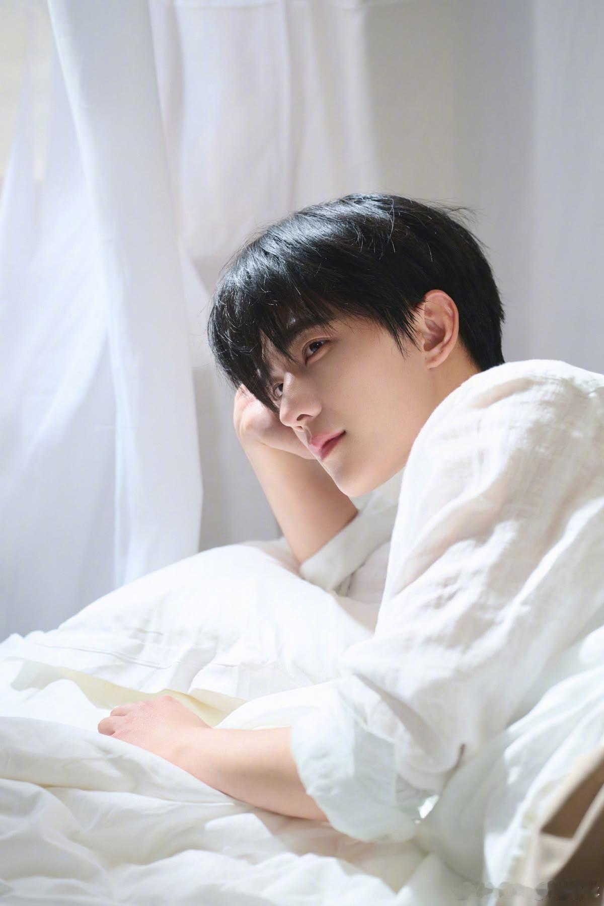 杨洋雨霖铃 yy 杨洋展昭“你知道我奔向你的那种感觉，就像是身上长出了翅膀，脚下