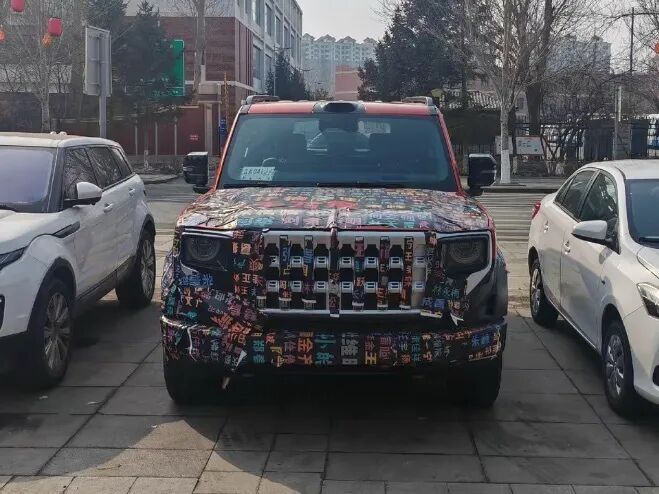 红旗硬派越野车谍照 