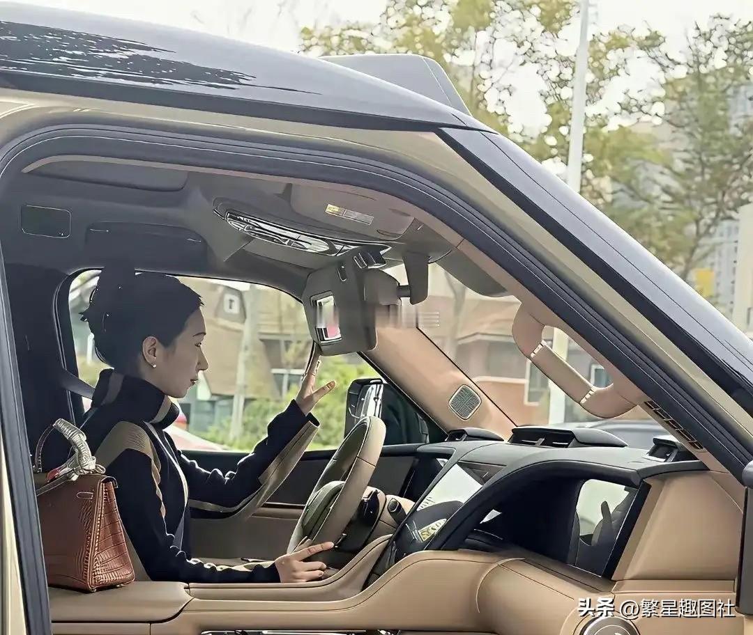 能买这车的人，十有八九都是女微商吧？
就感觉这车都成女微商的标配了！