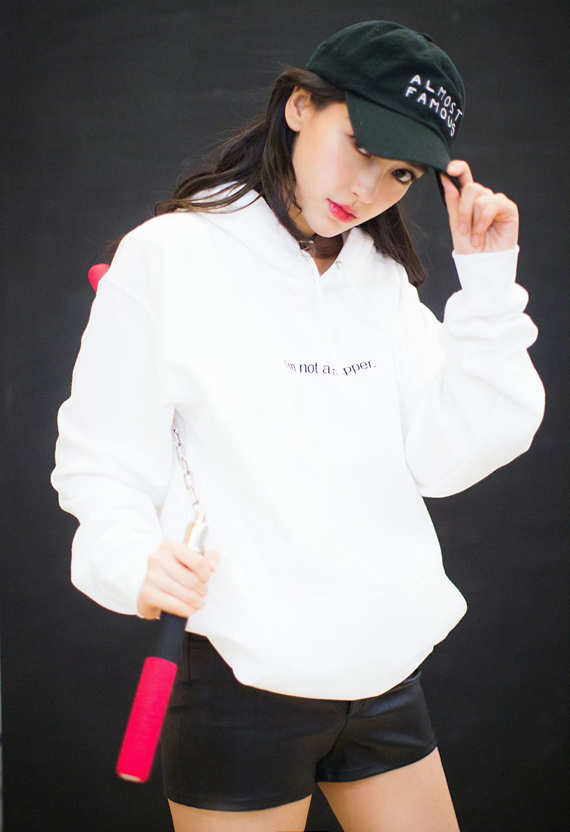 angelababy  yyangelababy 愿你能被很多人爱 满腔热枕去展