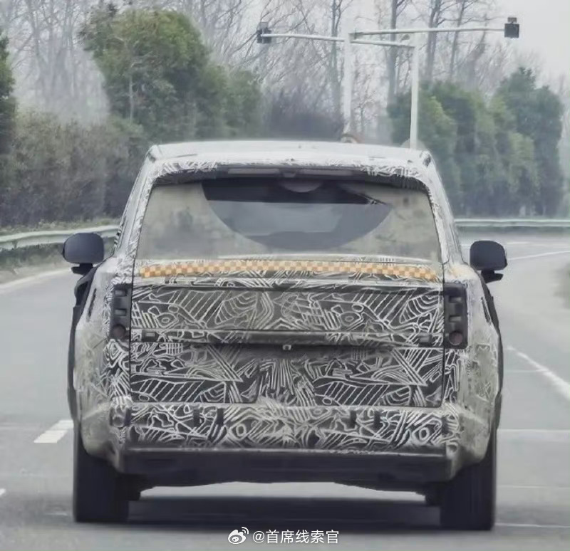 网上今日流传出一张疑似小米首款增程全尺寸 SUV 汽车（代号“昆仑”，暂称 YU
