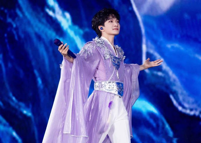 周深百花杀主题曲红尘慌慌周深红尘慌慌 循环一整天红尘慌慌，周深的声线太绝，短短曲
