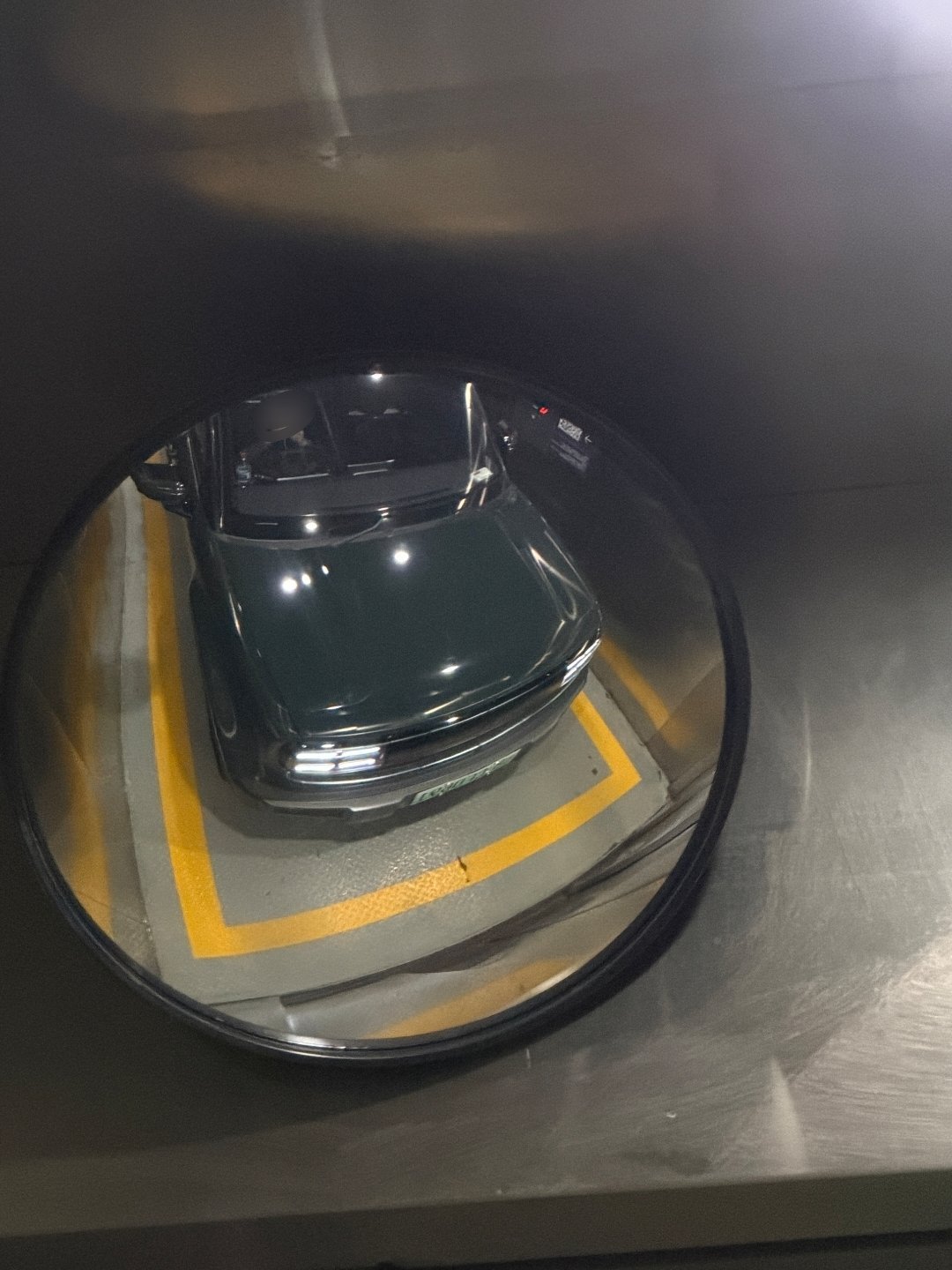 车展结束后，上周五开始休息，把两台车内外都收拾干净，换上新胎，周末再去个周边城市