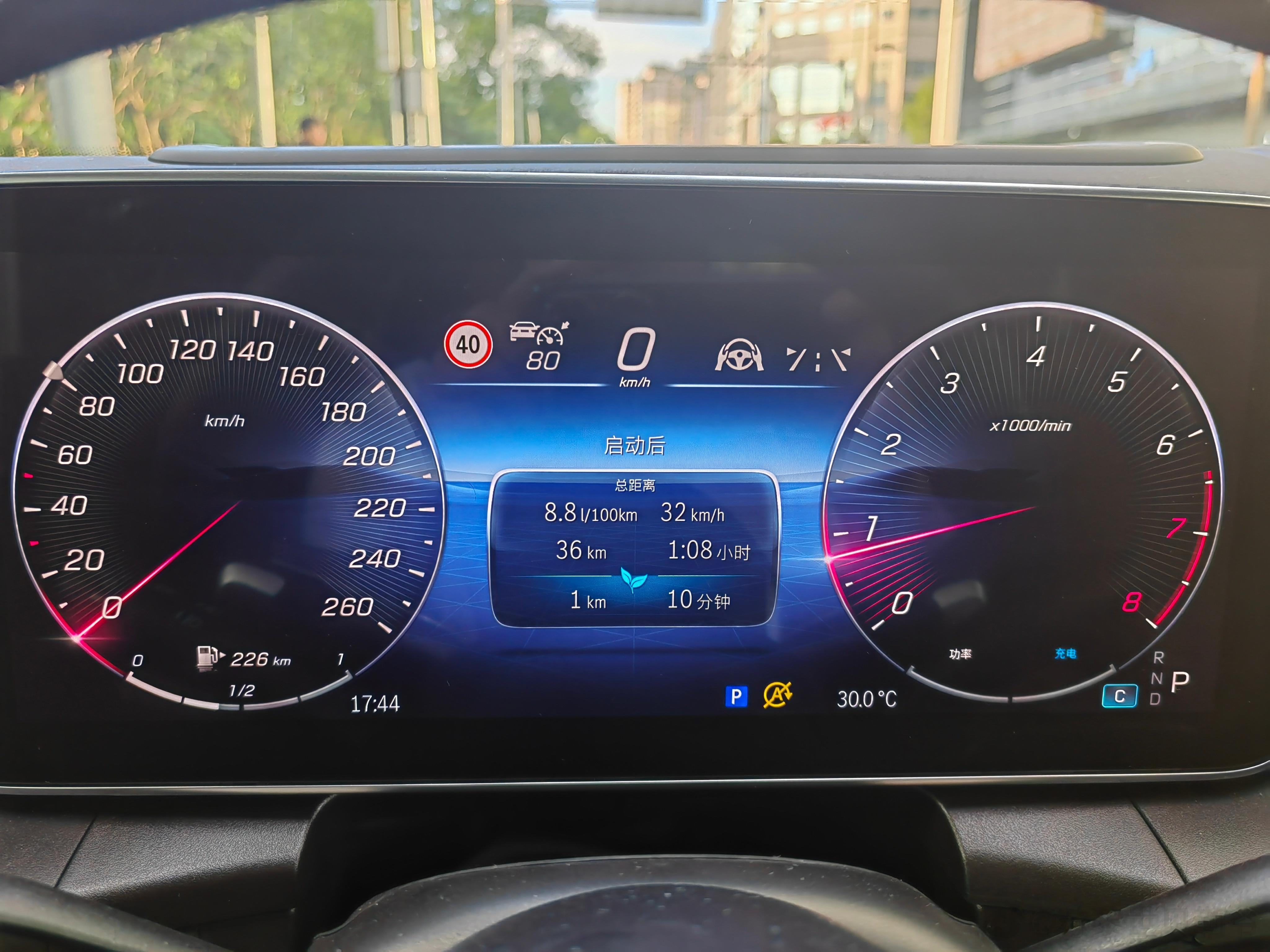 GLC L上这个M254油耗是真低，半通畅路况激烈驾驶8.8L/100km，果然