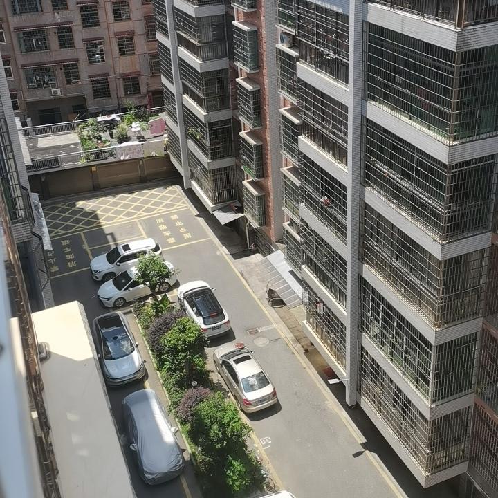 物业撤了,小区还能运转吗?说说我所在的小区。我们小区属于步梯楼房，没有电梯。与原