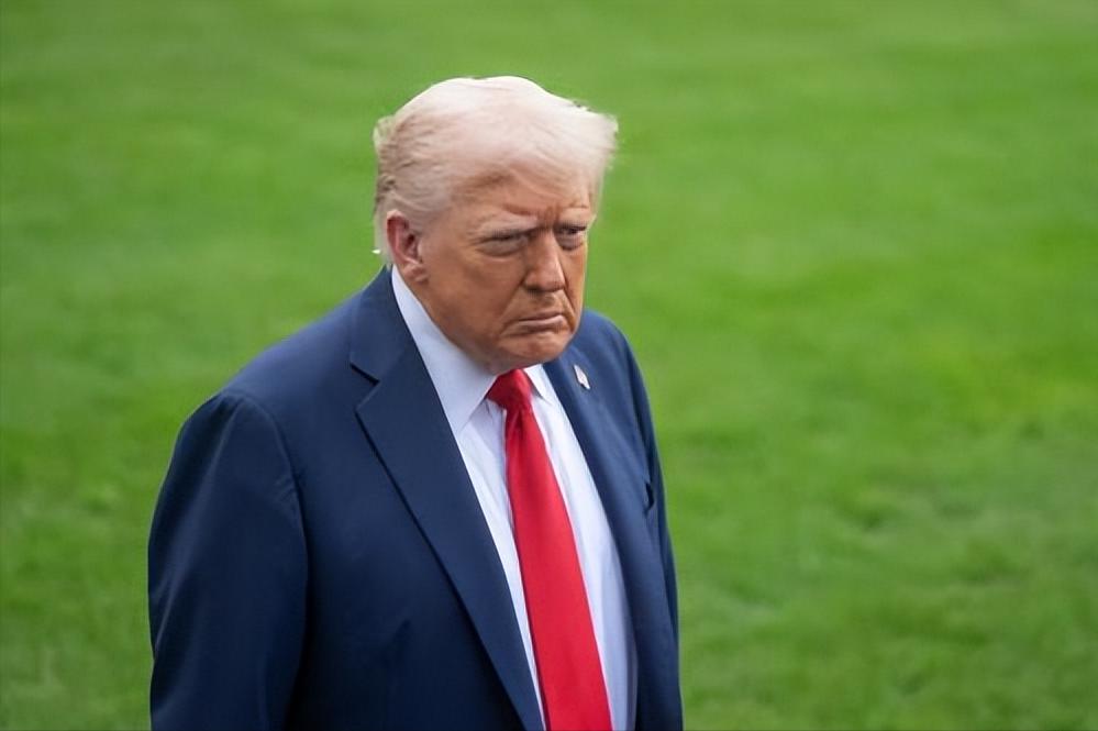 特朗普出现了严重的战略误判！美国中东特使公开承认，特朗普对伊朗在美军大规模军事部