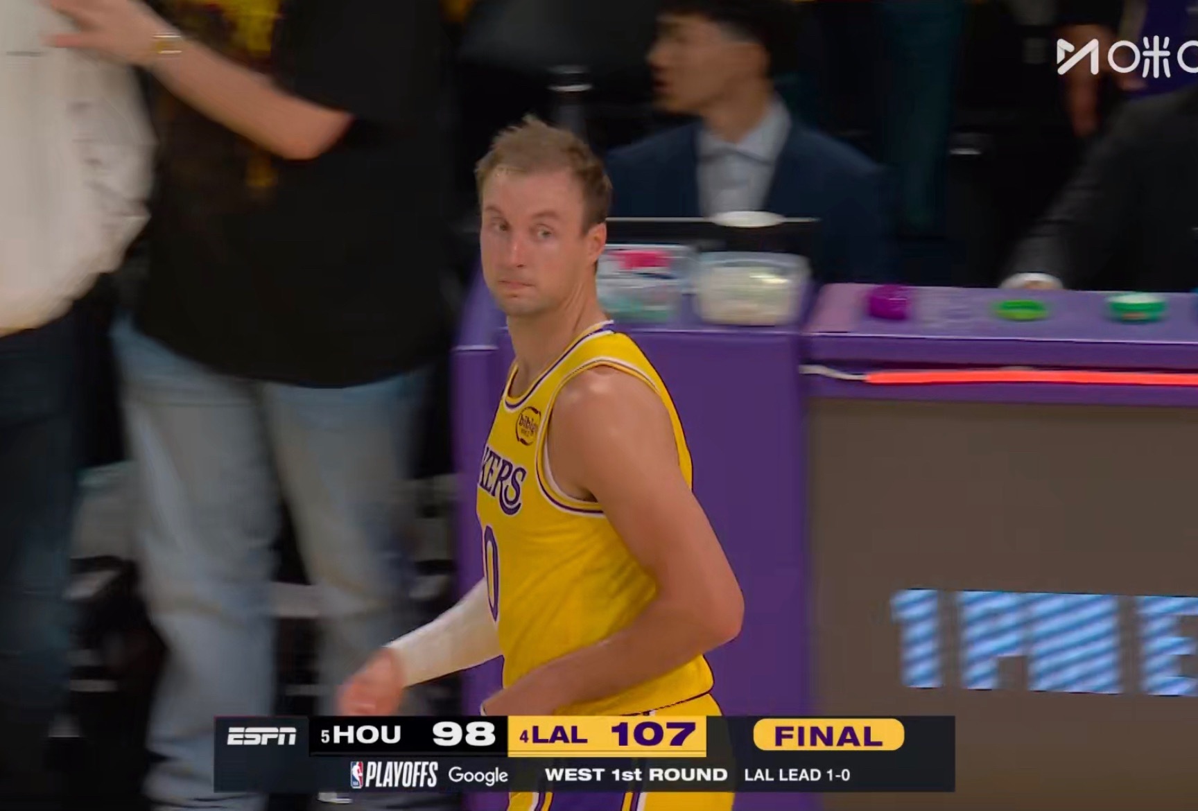 比赛结束了！湖人队击败了火箭，系列赛1-0！ 火箭vs湖人