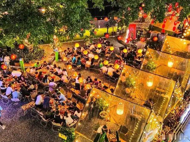 淘宝闪购加码夜经济很棒，有了它的加码助力，夜经济更有活力了，希望夜经济越来越呈现
